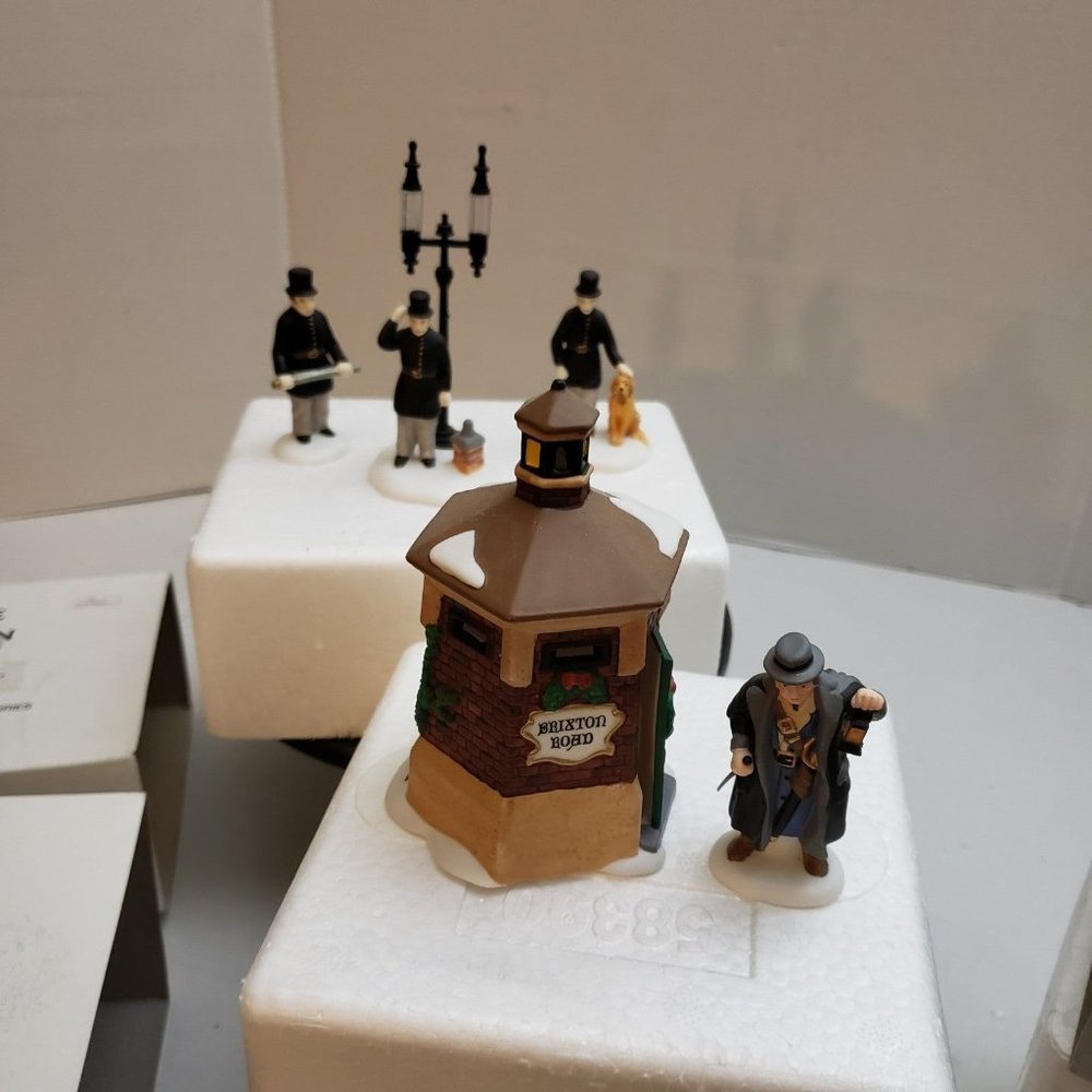 Department 56 Dickens Accessories Constables & Brixton Road Watchman